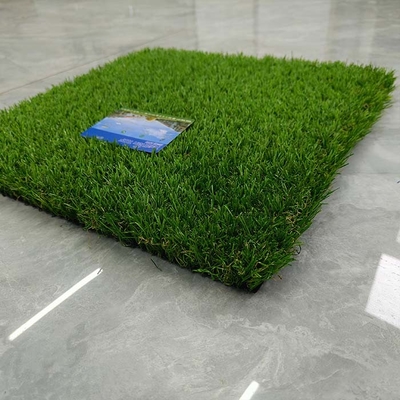 40 มม สีเขียว ความหนาแน่นสูง ภูมิทัศน์ Astroturf อัตโนมัติ สําหรับการปรับปรุงภูมิทัศน์ สวน สถานที่พักผ่อน