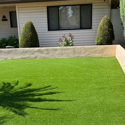 40 มม สีเขียว ความหนาแน่นสูง ภูมิทัศน์ Astroturf อัตโนมัติ สําหรับการปรับปรุงภูมิทัศน์ สวน สถานที่พักผ่อน