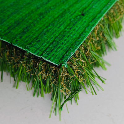 สูงสุด 13100 Dtex Landscape Astroturf สีและขนาดที่สามารถปรับแต่งได้ สําหรับการตกแต่งกีฬาและสวนหลังบ้าน
