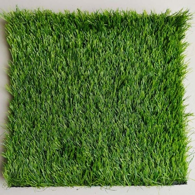 ถาดหญ้าสังเคราะห์ที่ไม่เต็ม 25 มม หญ้าประดิษฐ์สูง Dtex สําหรับสนามกีฬาและตกแต่งผืนดิน