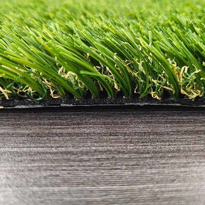 เครื่องเติมฟรี หญ้าสังเคราะห์ ป้องกันการขัดแย้ง 30 มม สถานที่พักผ่อน หญ้าประดิษฐ์ ผืนหญ้าความหนาแน่นสูง