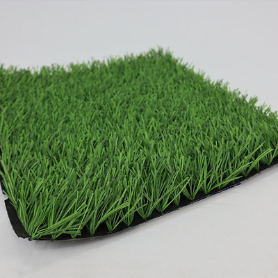 การรับรองจาก FIFA SBR แอดซีฟ สีเขียว สนามกีฬาหญ้าเทียม หญ้าสูง Dtex ความผ่านน้ําที่ดี